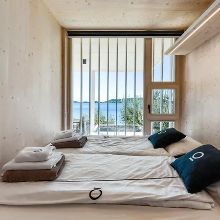 Vakantiepark Luxury Beachfront Eco 77 With Sauna Drage