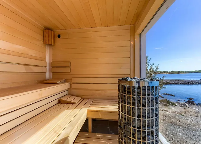 Luxury Beachfront Eco 77 With Sauna
