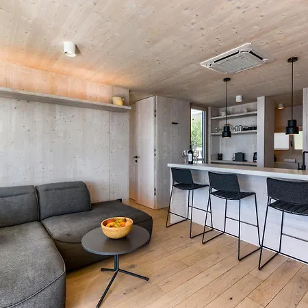 ホリデーパーク Luxury Beachfront Eco 77 With Sauna *