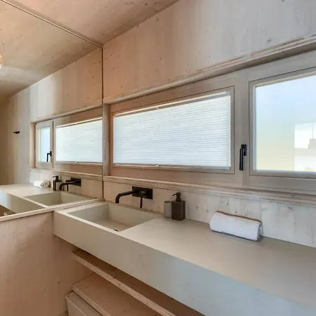 Luxury Beachfront Eco 77 With Sauna
