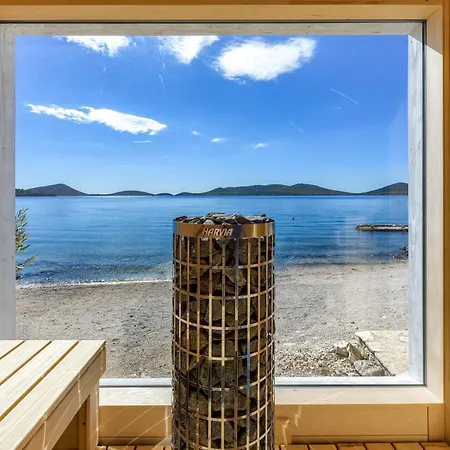 ホリデーパーク Luxury Beachfront Eco 77 With Sauna ドラゲ