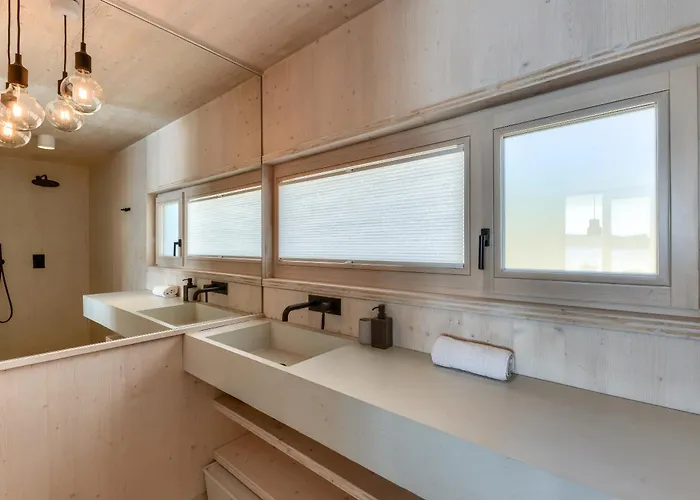 Luxury Beachfront Eco 77 With Sauna